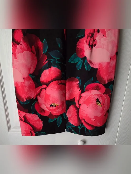 Trina Turk Women's Floral Sleeveless V-Neck Midi Sheath Dress Size 12 - Picture 9 of 10